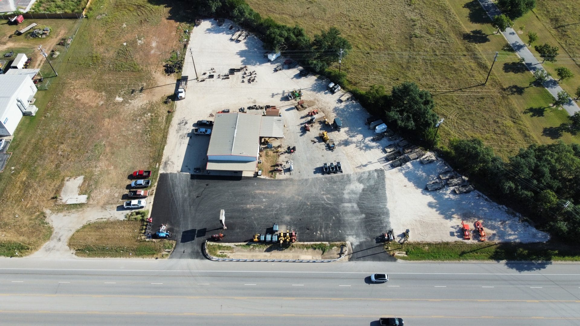 Minuteman Rentals, Liberty Hill Gage & Cade Construction