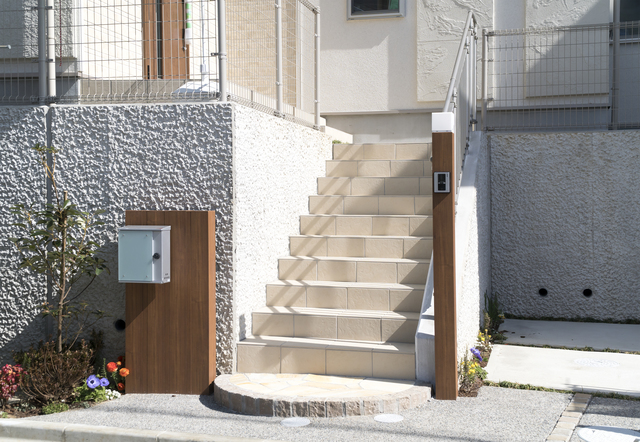 外壁塗装の「スタッコ仕上げ」とは？特徴、注意点 ｜ 外壁塗装エージェント
