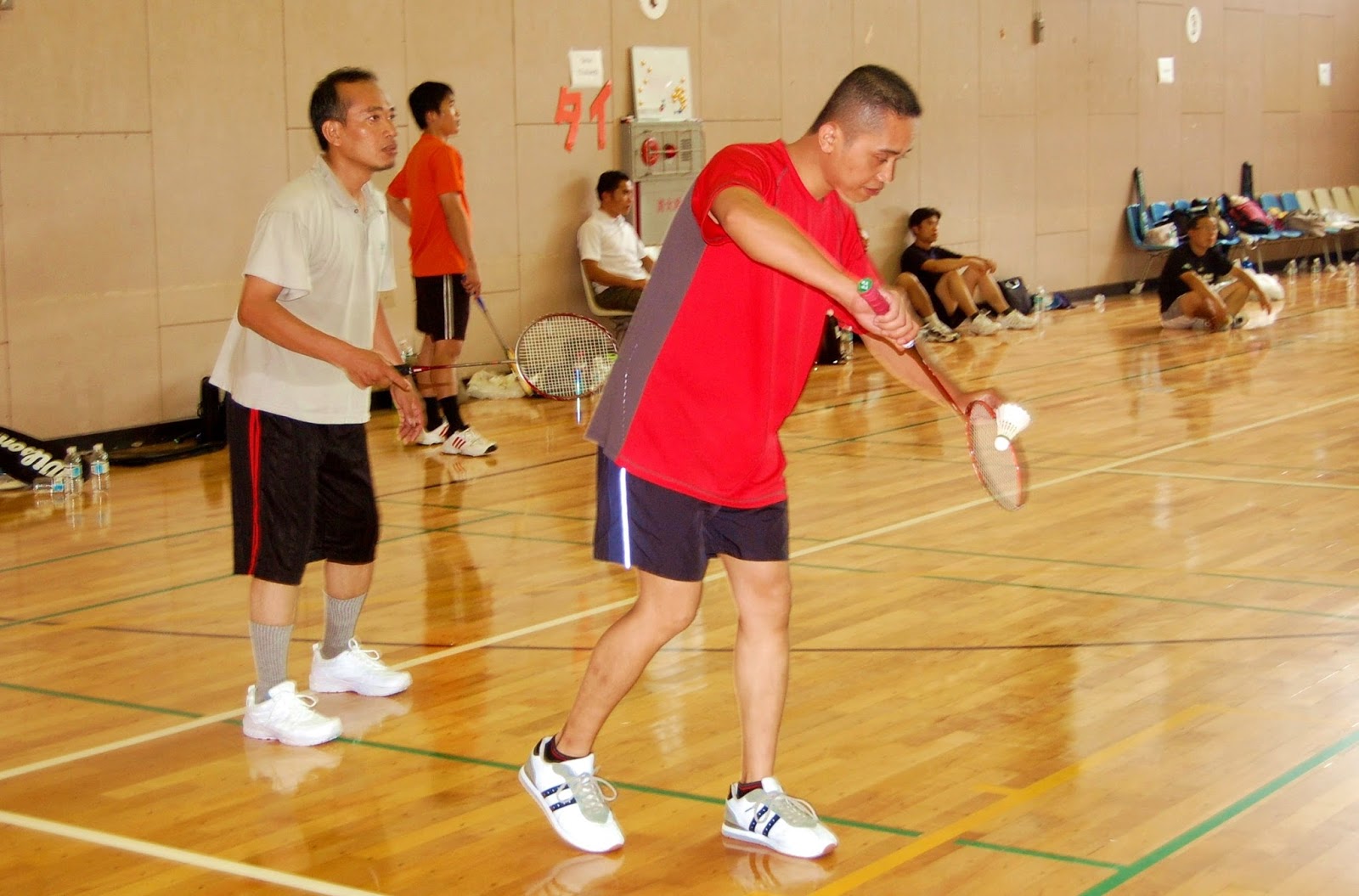 Bagaimana caranya saya bermain badminton dengan baik? Galena