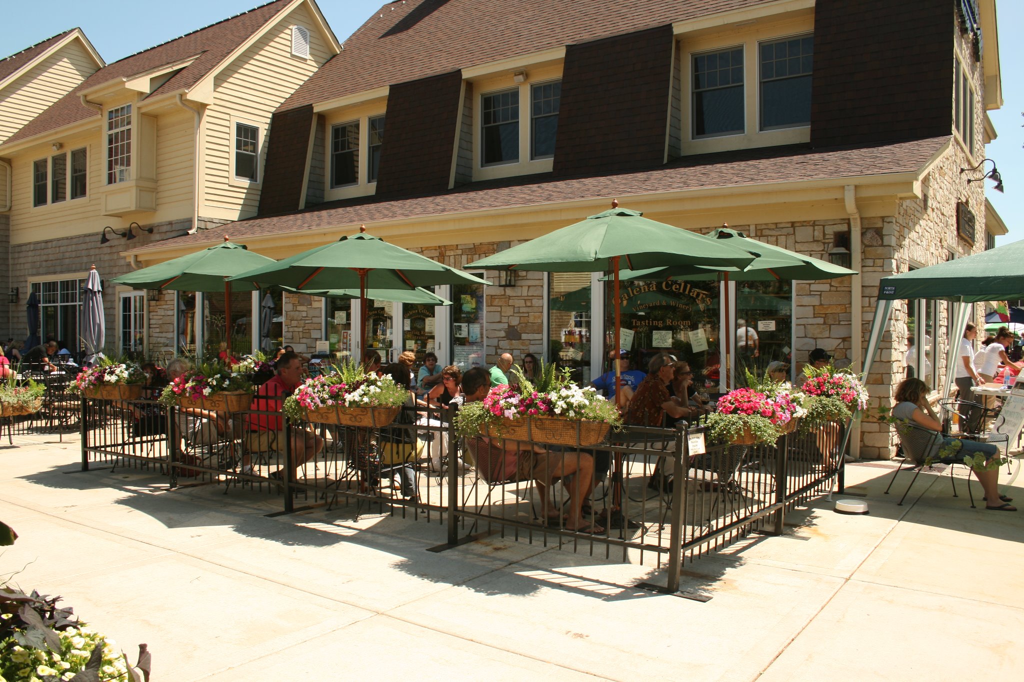 Patio Galena Cellars Vineyard & Winery