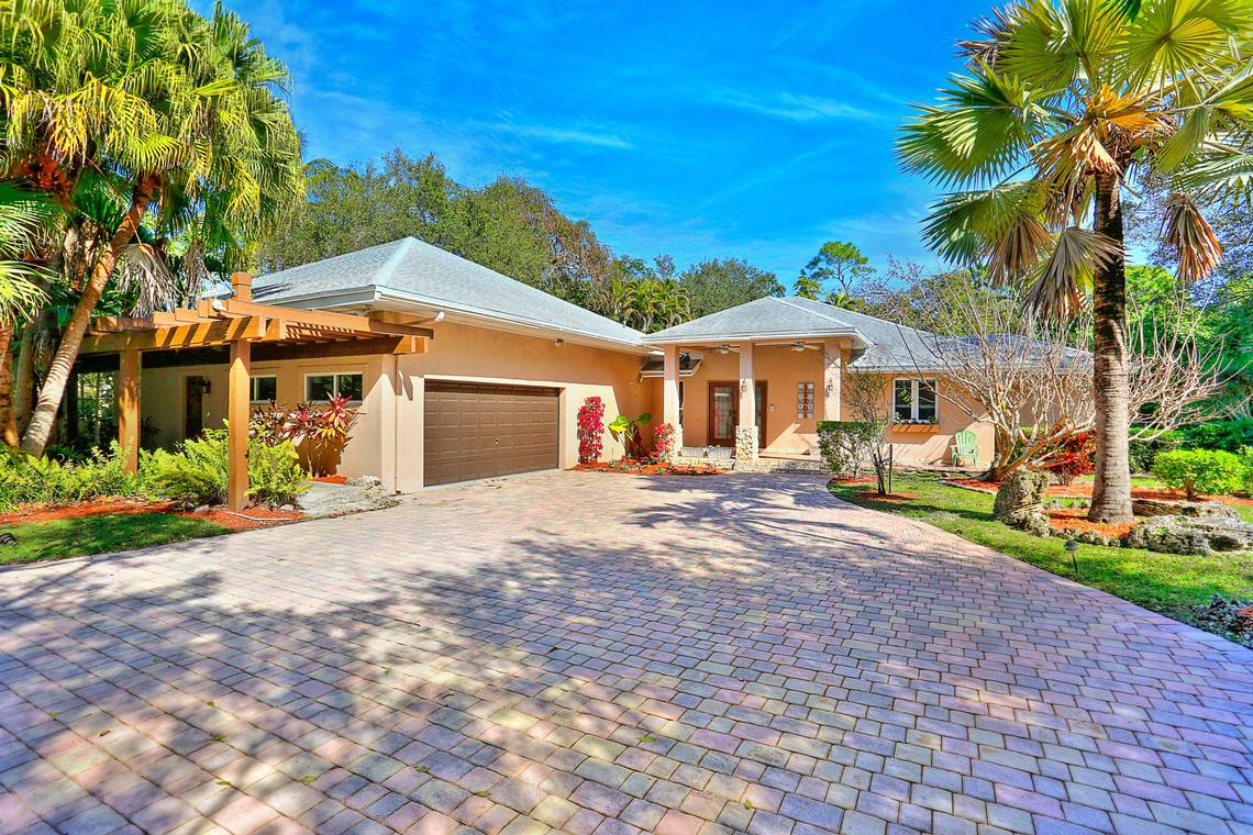 Services Galiano Property Management