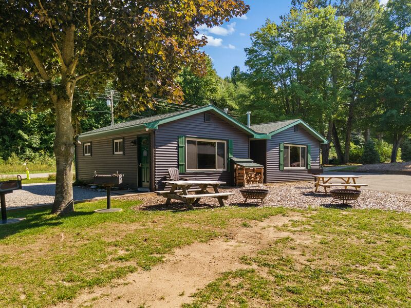 Sleeping Bear Resort Cabin 4 in Lake Ann, MI Sleeping Bear Resort