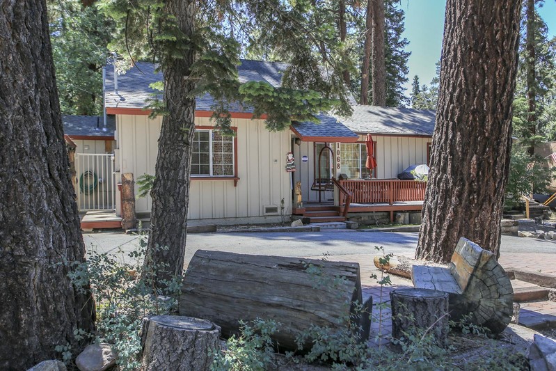 Village Reservation Service Bear Mountain Escape in