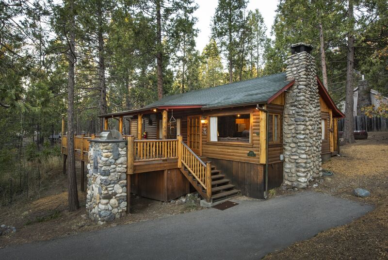 Sequoia (1 Bedroom Only) (72) Rental Cabin The Redwoods In Yosemite