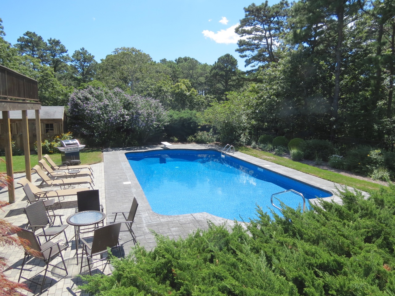 Pretty Picky Properties 11 Chase Garden, Lane in Yarmouth port with