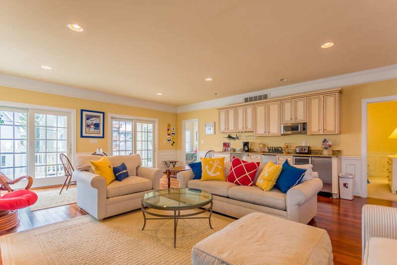 Bellevue Street 11 Remax