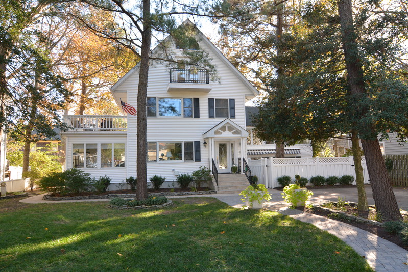 » ReMax Realty Group New Castle St 116 in 2nd Ocean Block