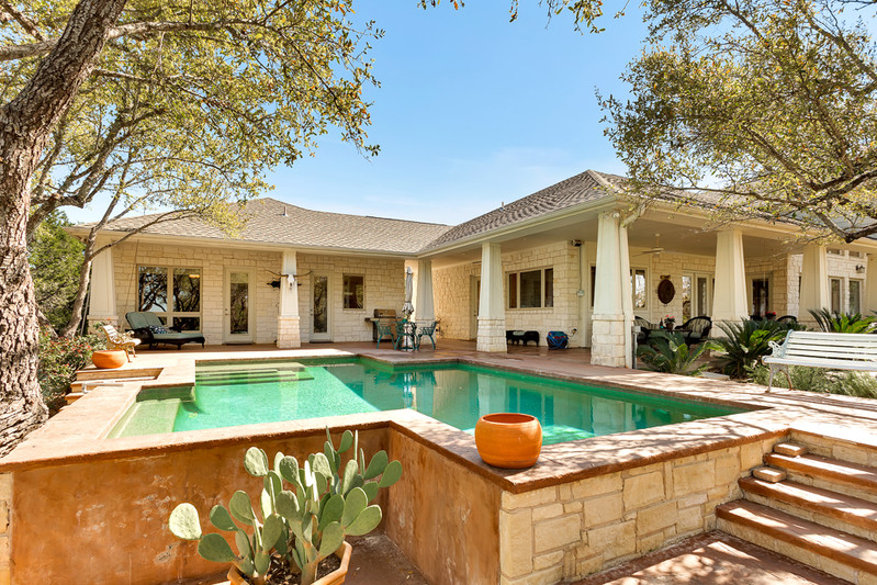 Hollows Vacation Rentals Escalon Ranch in Hill Country Lago Vista