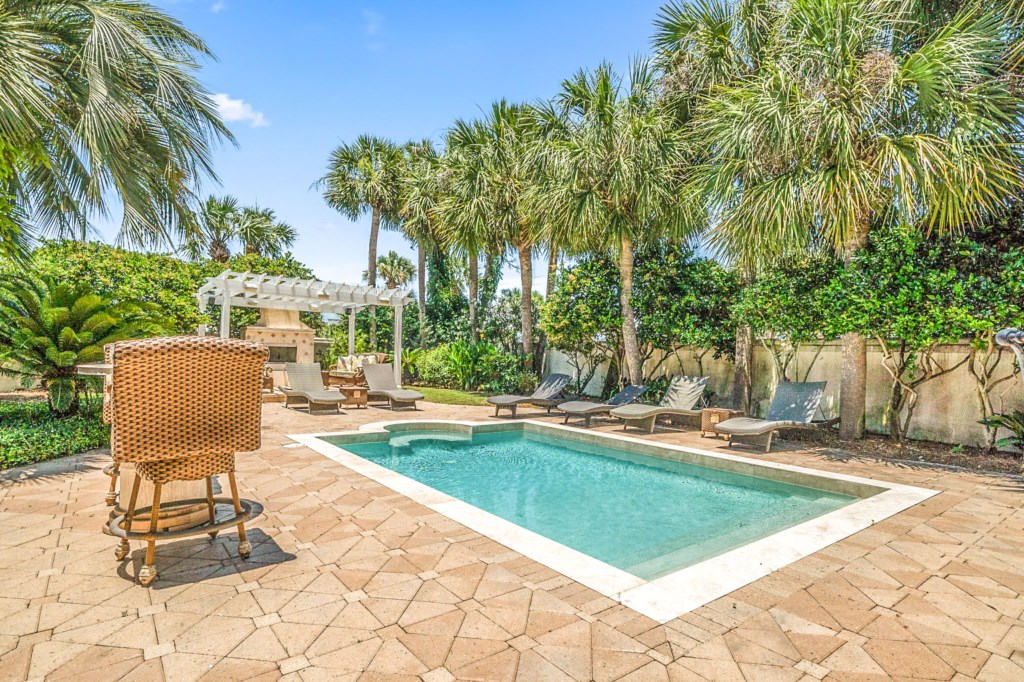 White Sails Florida Charms Vacation Rentals