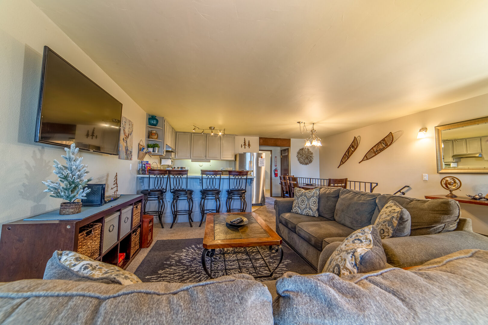 Mammoth Vacation Rentals Lakeview Villas 10 in Village Mammoth Vacation Rentals