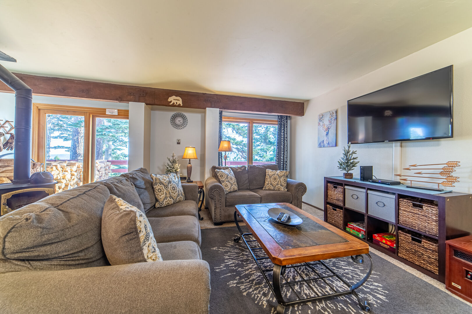 Mammoth Vacation Rentals Lakeview Villas 10 in Village Mammoth Vacation Rentals