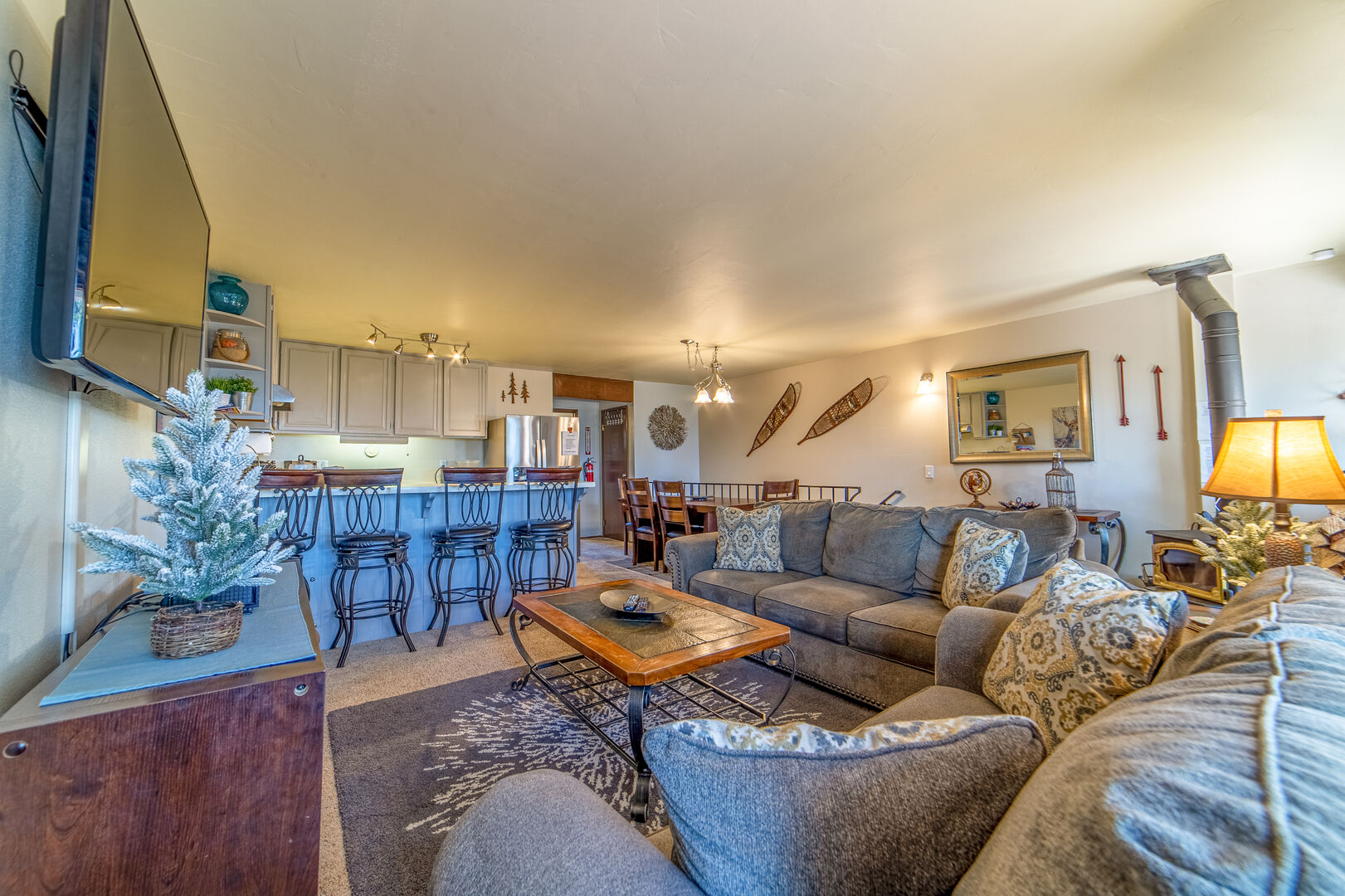 Mammoth Vacation Rentals Lakeview Villas 10 in Village Mammoth Vacation Rentals