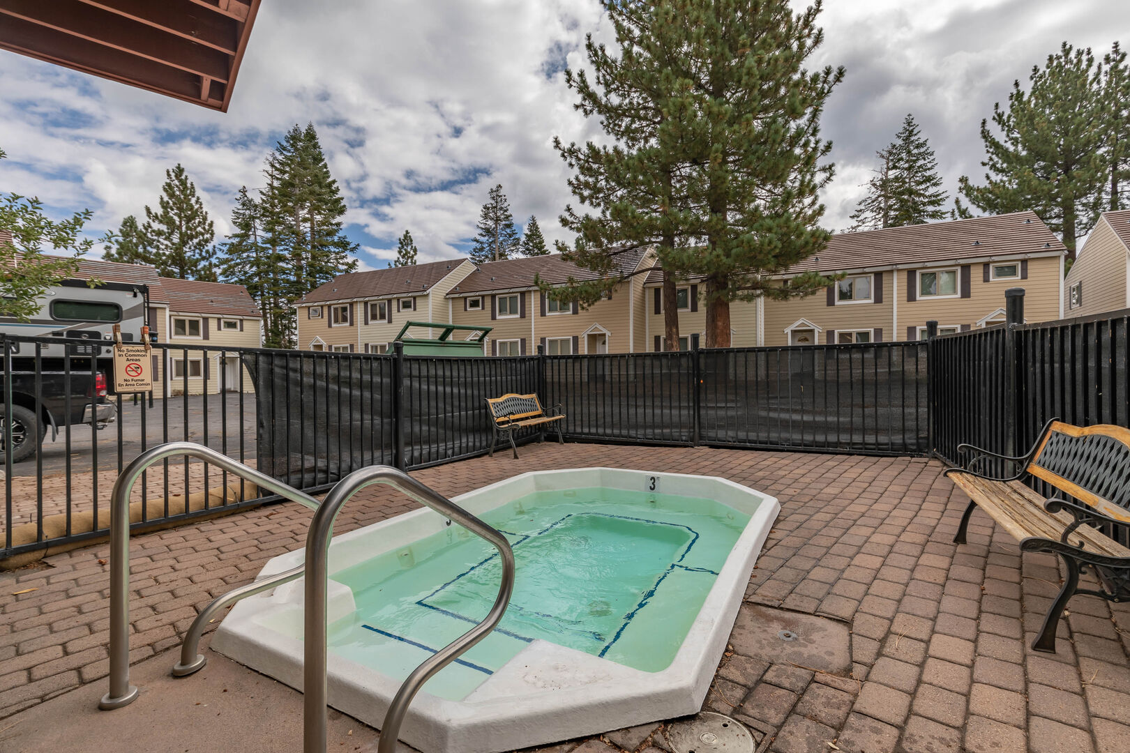 Mammoth Vacation Rentals Lakeview Villas 10 in Village Mammoth Vacation Rentals