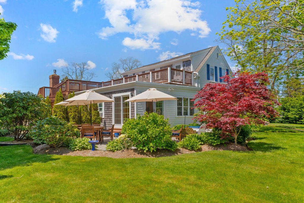 Pretty Picky Properties 407C in Chatham, walk for Chatham Village and
