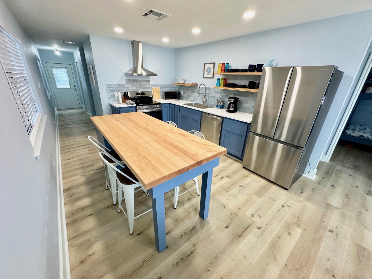 First Mate Vacation Rentals House Upstairs in Waterfront