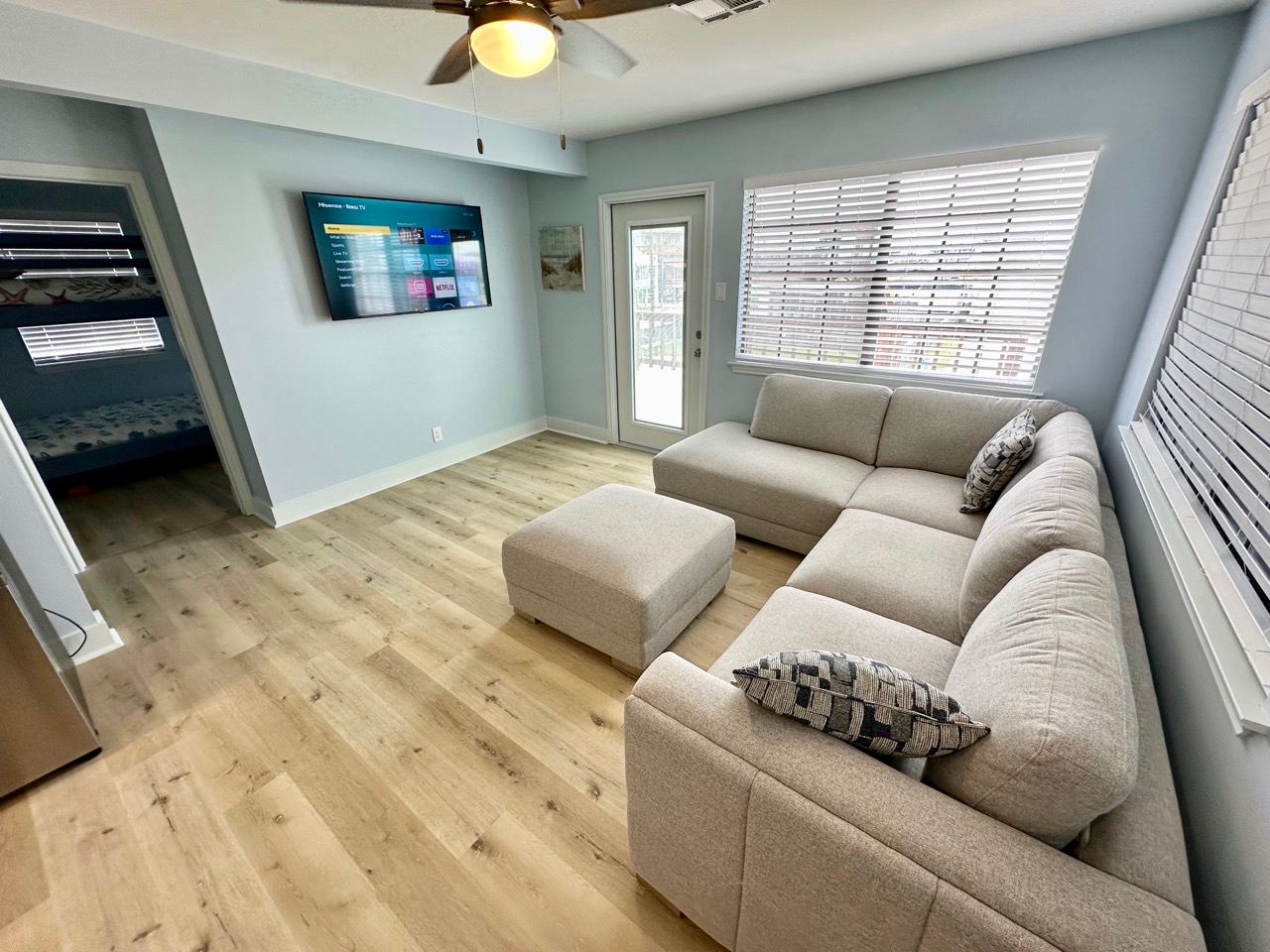 First Mate Vacation Rentals House Upstairs in Waterfront