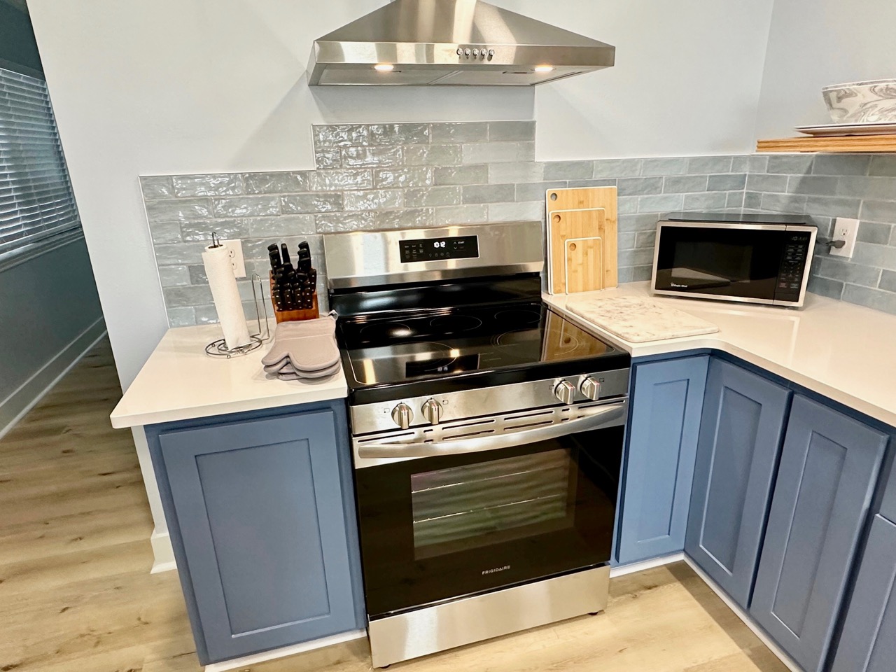 First Mate Vacation Rentals House Upstairs in Waterfront