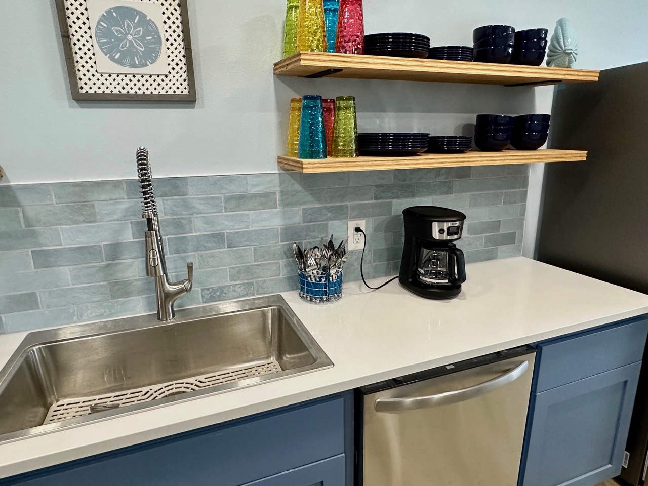 First Mate Vacation Rentals House Upstairs in Waterfront