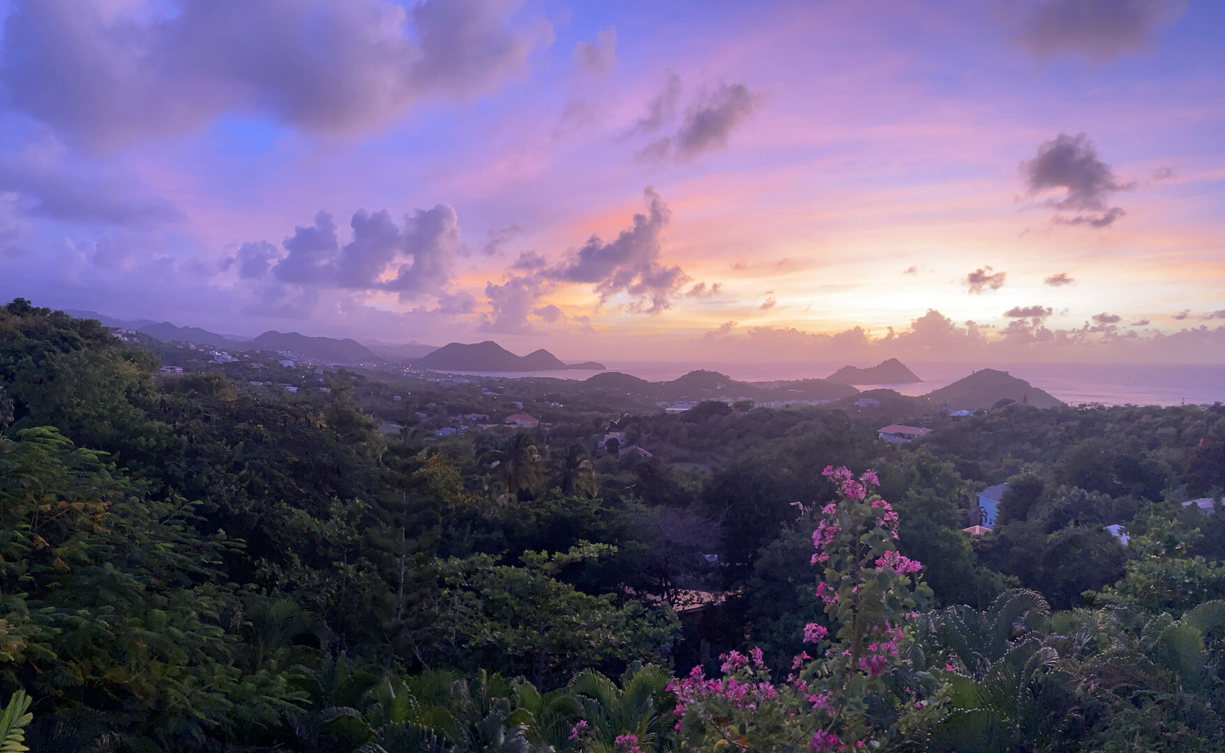 Blue Sky Luxury (St Lucia) Hummingbird House in Cap Estate St Lucia