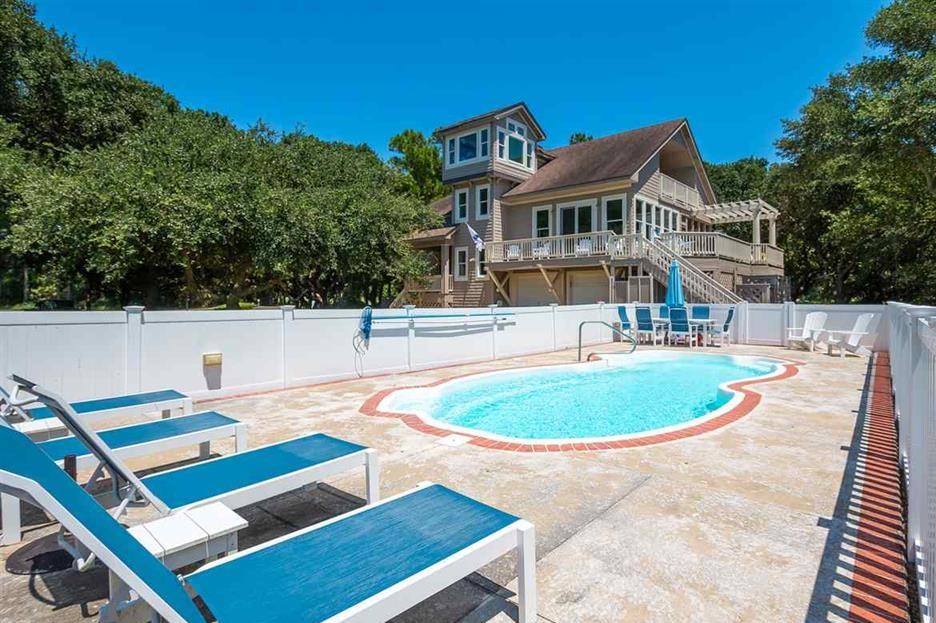 Luxury Vacation Rentals at The Currituck Club Paramount Destinations