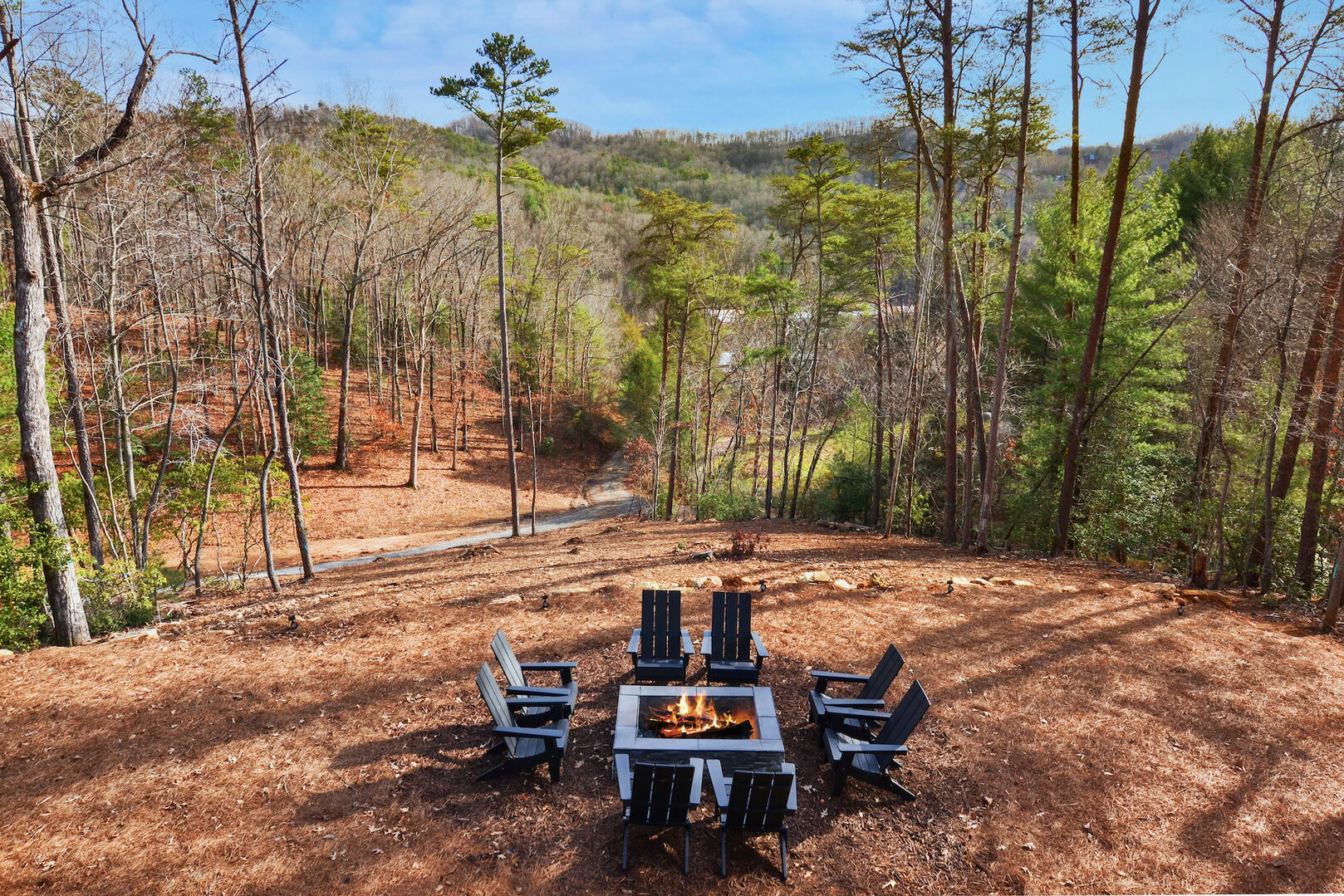 Weaver Creek Lodge in Blue Ridge, GA by Mountain Vibe Vacations Mountain Vibe Vacations