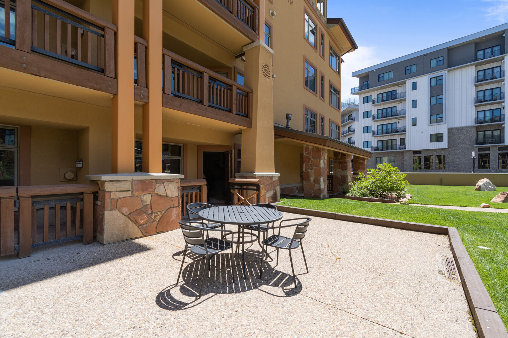 Spacious ThreeBedroom Retreat 3 BR 3 BATH Sundial Lodge