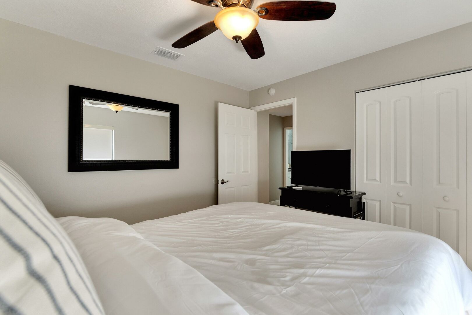 Newly Renovated Home Near MacDill/Ballast Point! Walk to Gadsden Park! Lage Real Estate