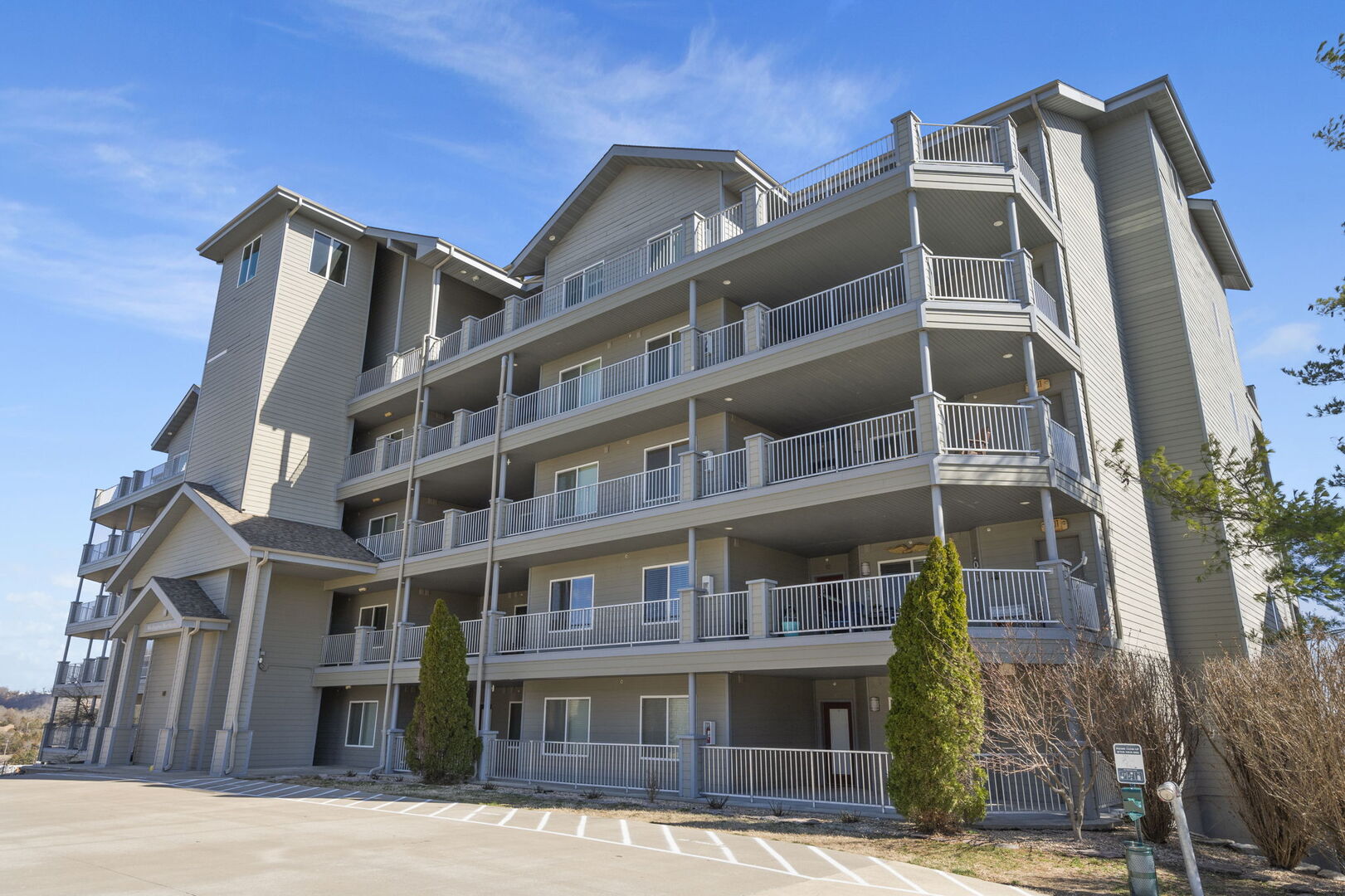 Treehouse Condos by Amazing Branson Rentals Hawthorne — 1402 in Branson West Rent Branson