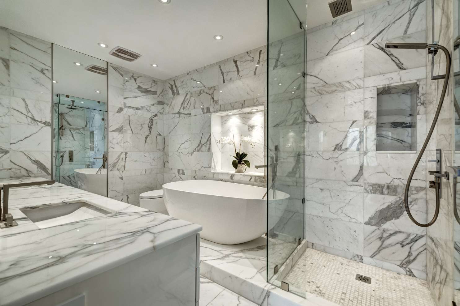 What Does Having a Luxury Bathroom Mean? Gallery 77