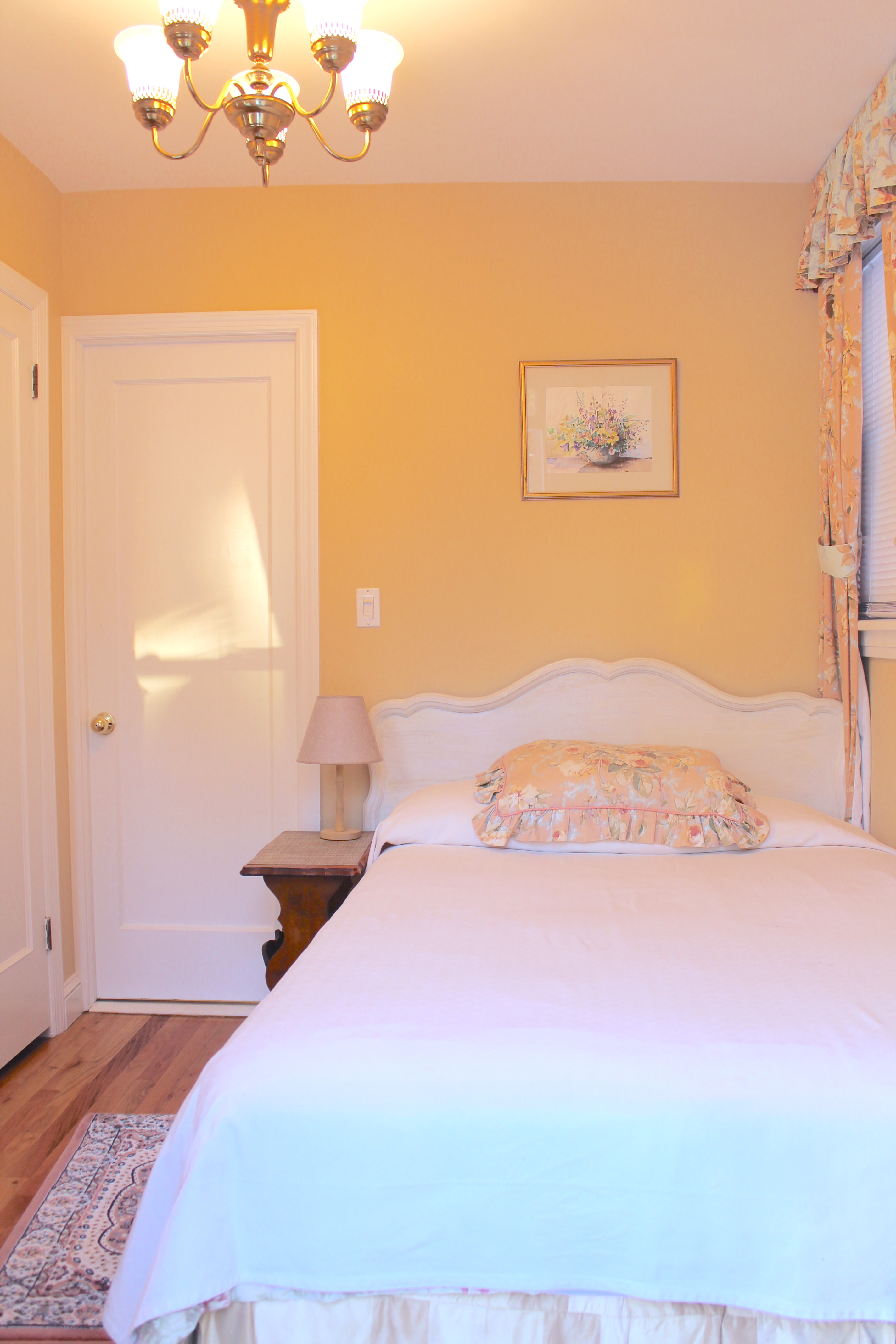 Fully Furnished Two Bedroom Apartment for Rent near Forest Park