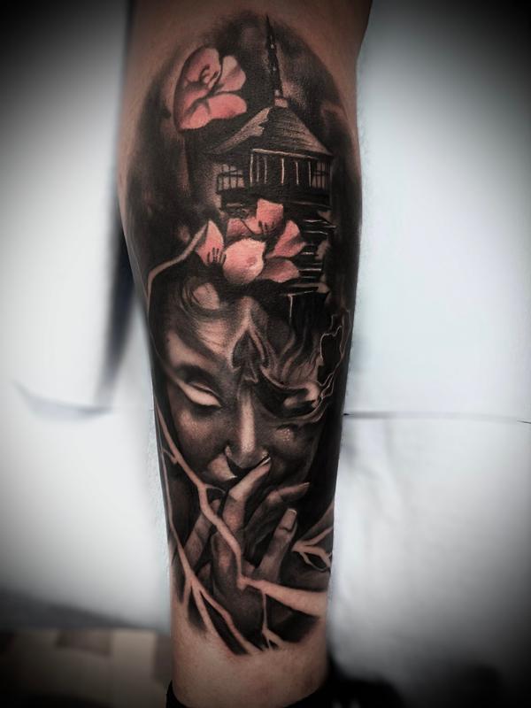 Abstract woman by Izzy Gore TattooNOW