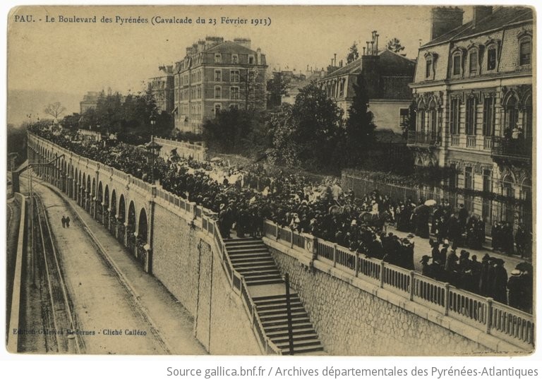 Pau Boulevard des Pyrénées (Cavalcade du 25 février 1913) / Callizo