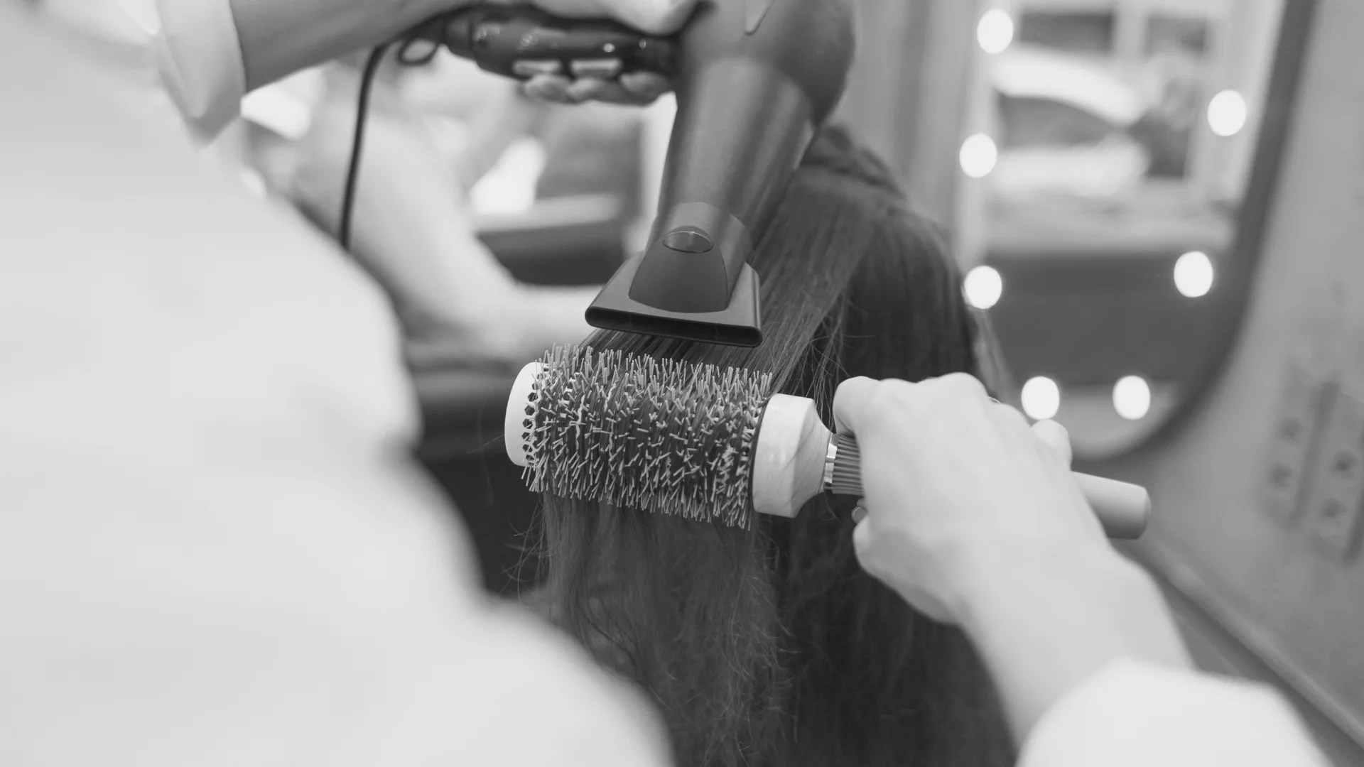 Unexpected Benefits of Using a Hair Dryer(04)