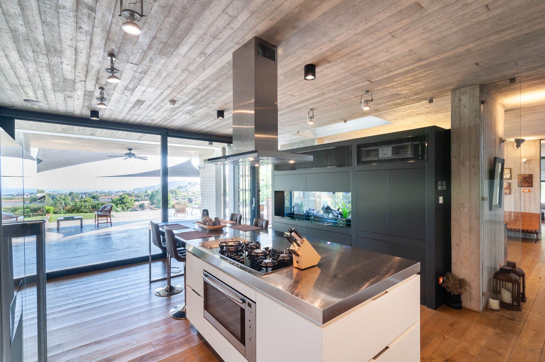 do black windows fade 9 Modern Design