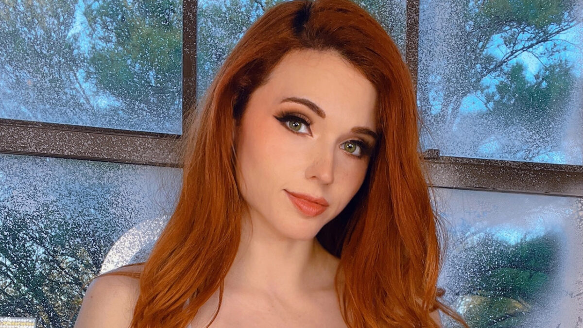 Streamer Twitch Populer Amouranth Akan Debut Sebagai Petinju