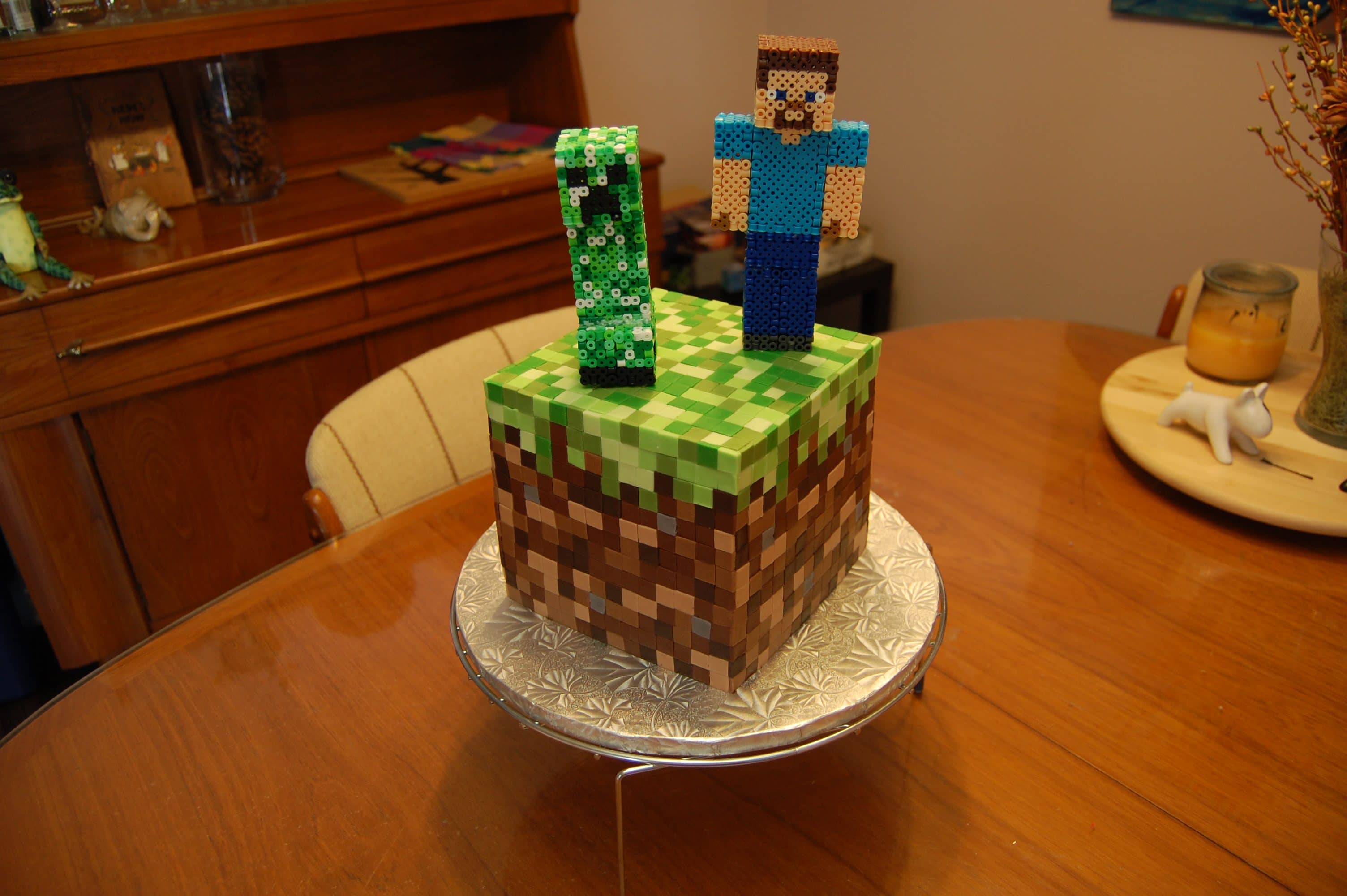 Seu aniversário está chegando? Que tal um bolo Minecraft?