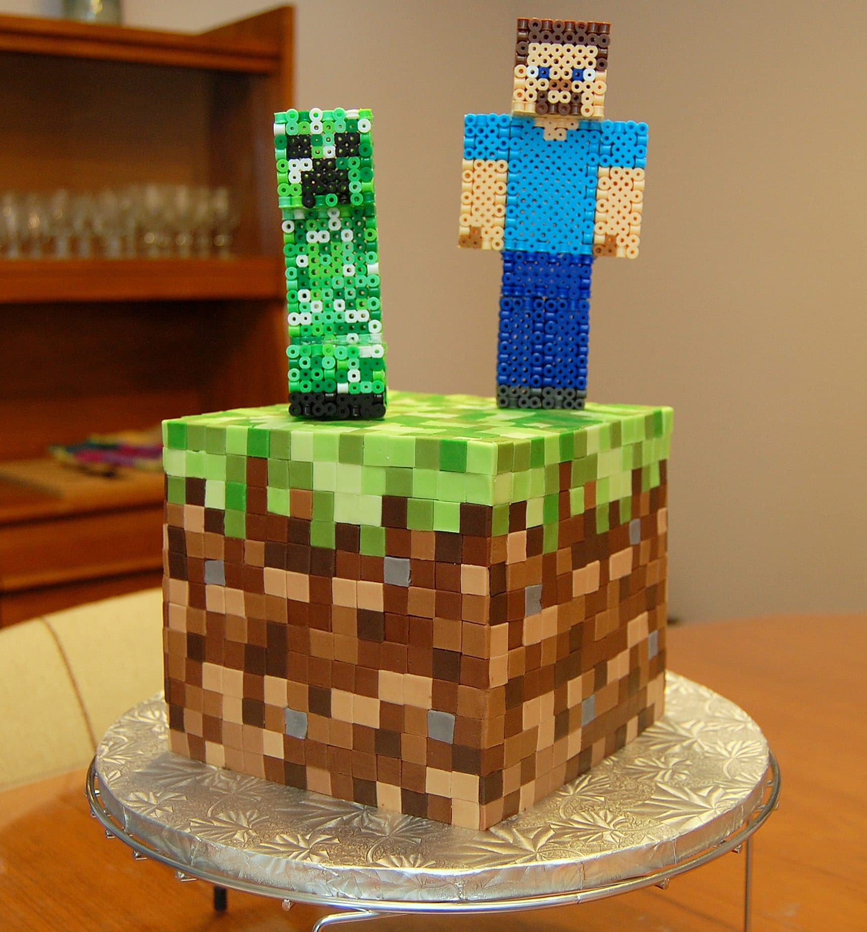 Seu aniversário está chegando? Que tal um bolo Minecraft?