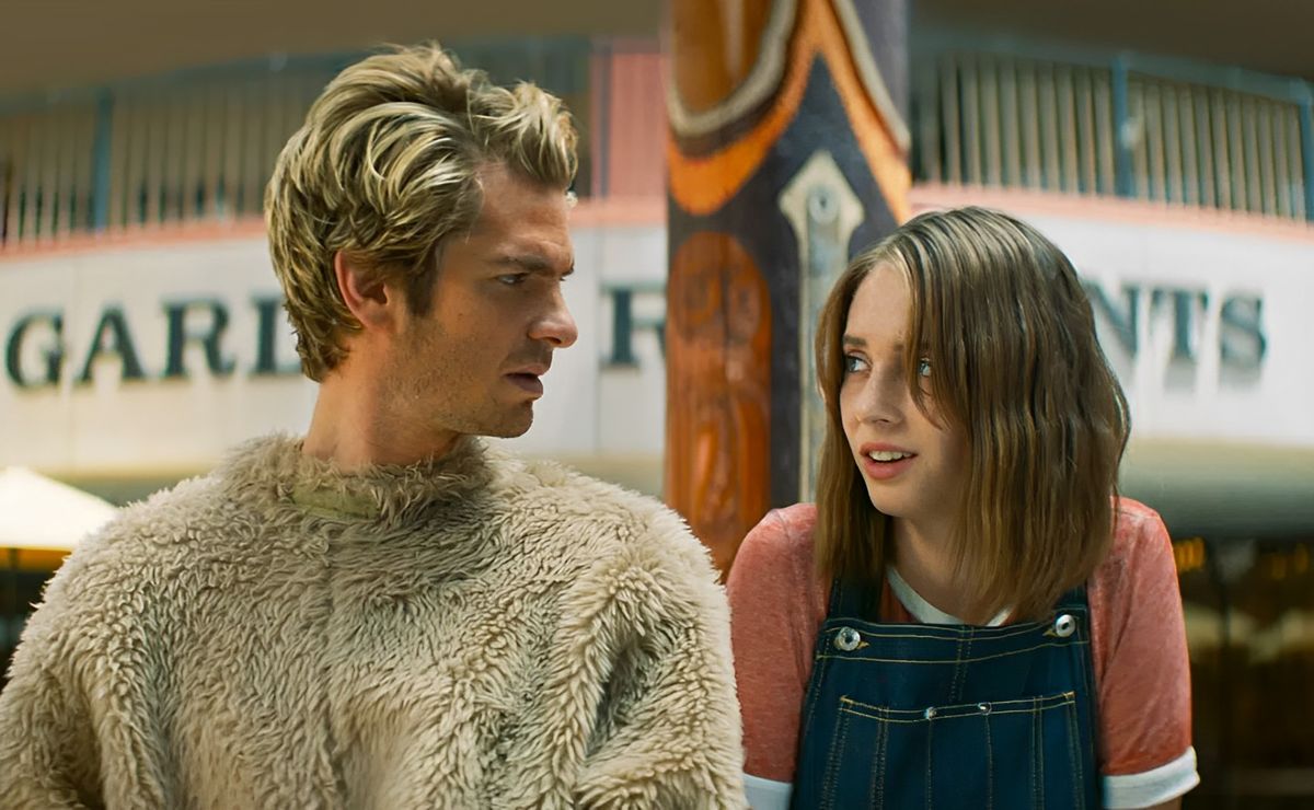 Mainstream Andrew Garfield e Maya Hawke exploram a cultura das redes