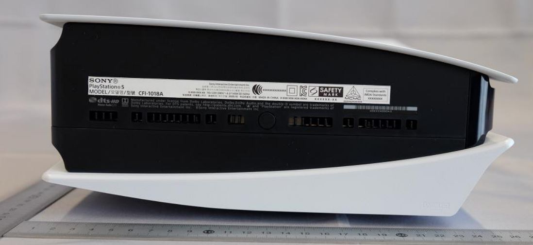 PS5 Images Show the Console’s Massive Size