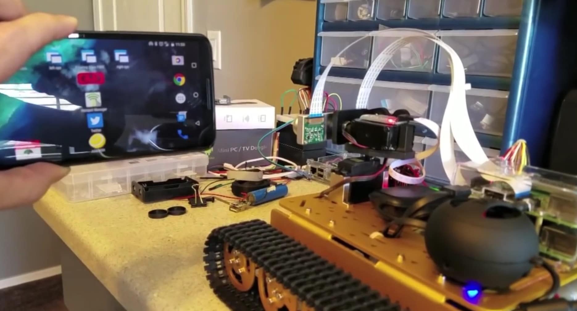 VR Robot Tank Selbstgebauten Roboter mit VRBrille und Controller steuern