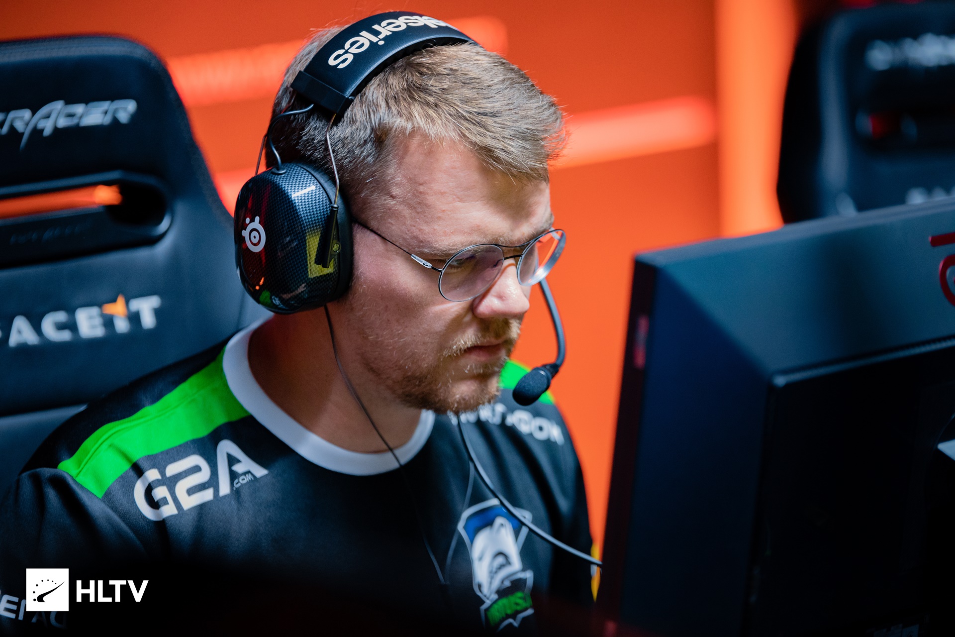 Neo w Complexity Gaming? Gaming po Polsku