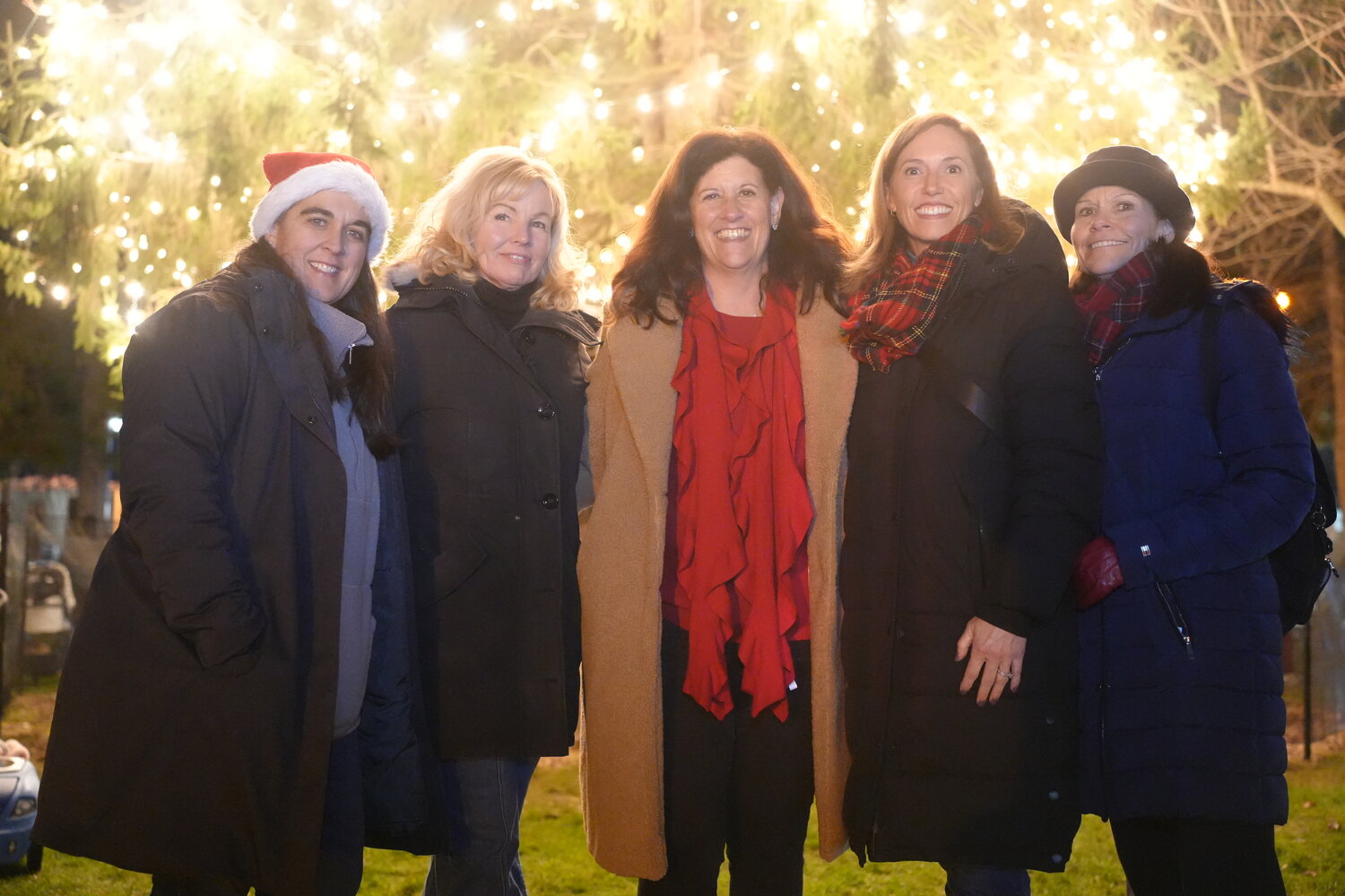Rockville Centre rings in the Christmas holiday with its annual tree