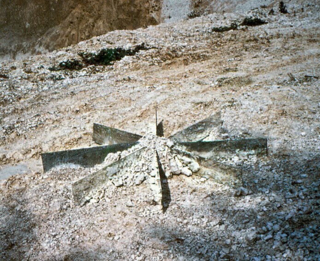 chalk mirror displacement / robert smithson. 1969 gammm