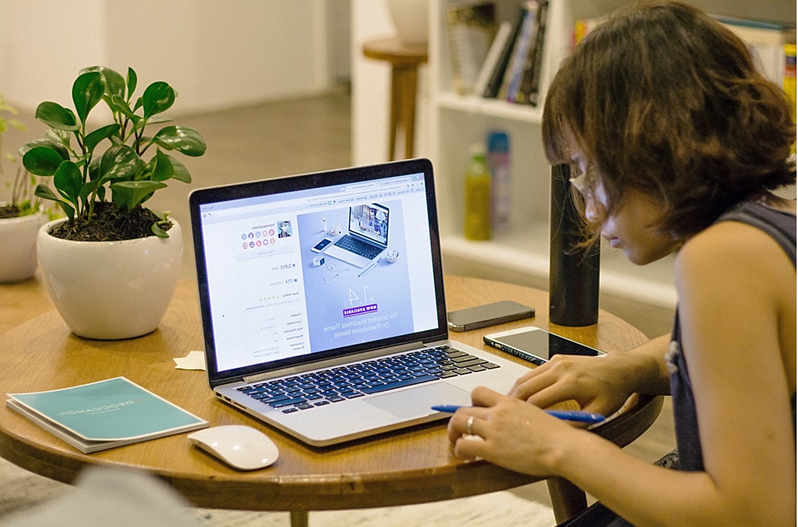 Cómo y dónde trabajar de asistente virtual en casa【Guía 2022】