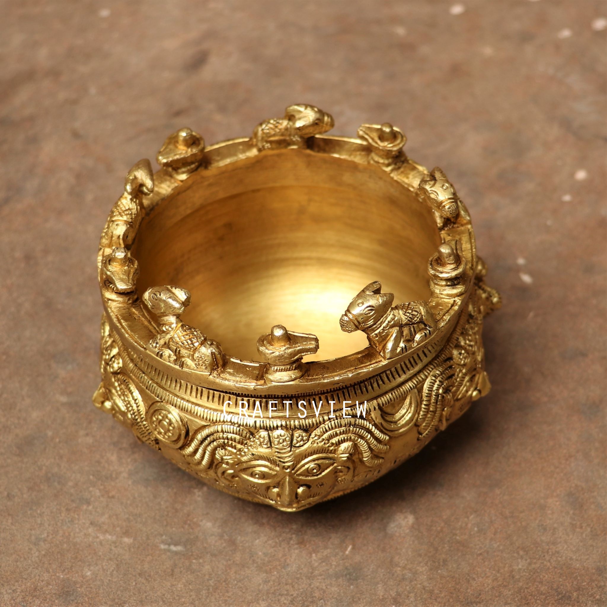 VINTAGE TABLE DECOR PLACEHOLDER Buy exclusive brass statues