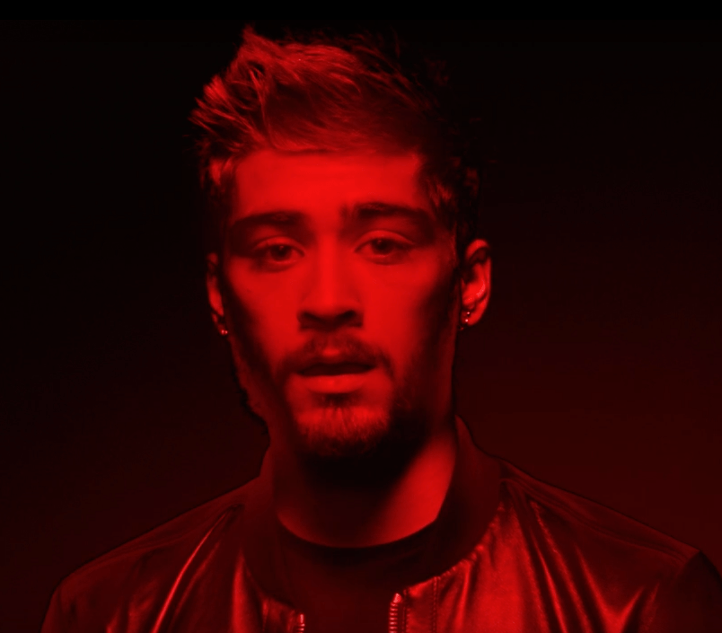 Video Premiere ZAYN PILLOWTALK gangstersaysrelax We