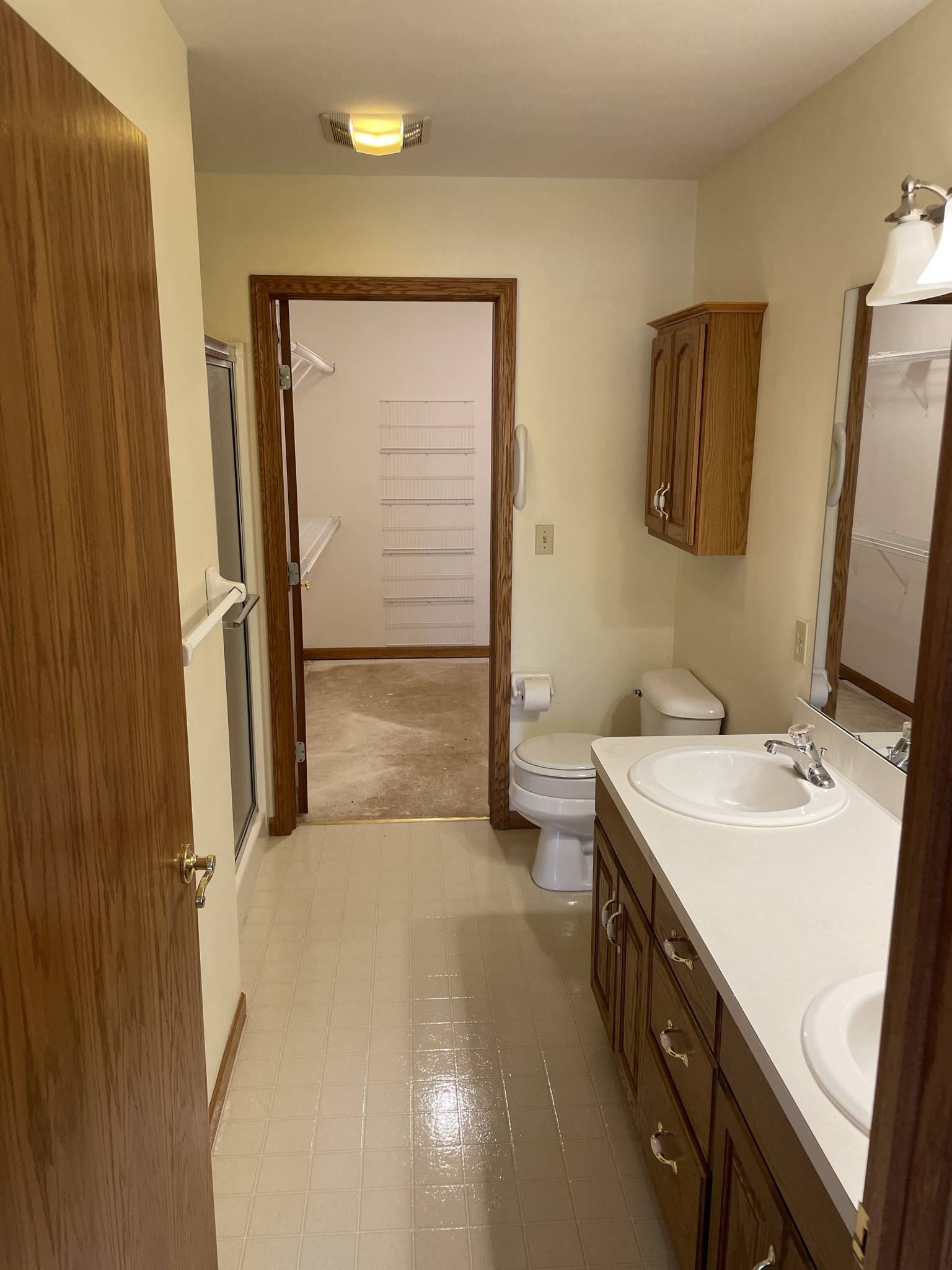 Bayberry Condo Aucition Gant Realty