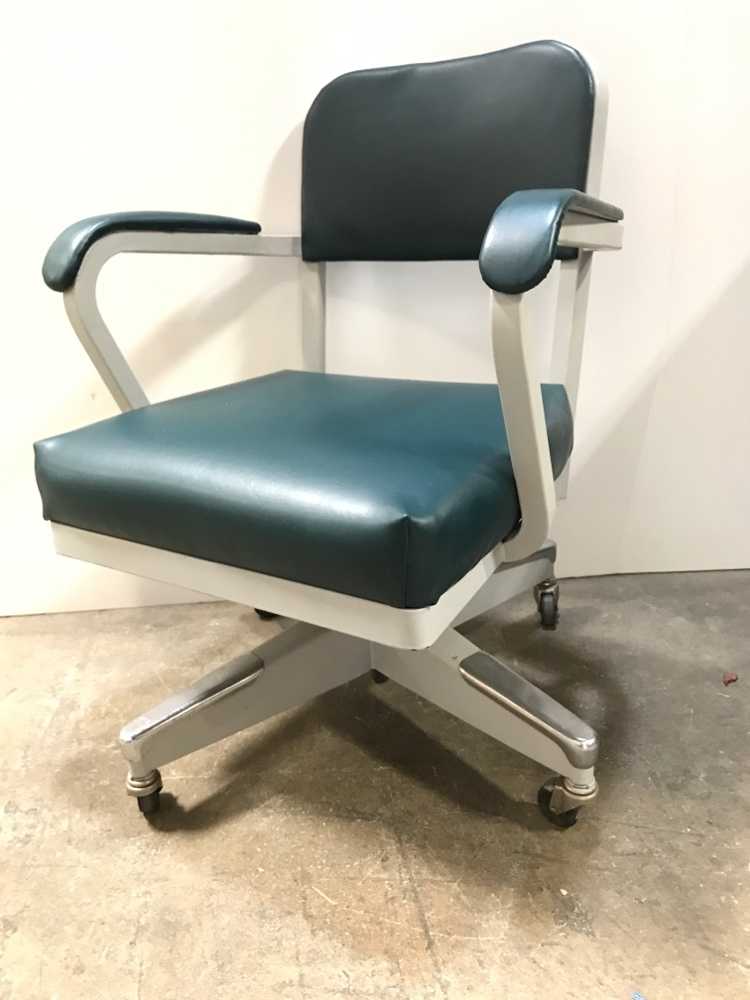 ROLLING TANK CHAIR. VINTAGE TANKER GA Prop Source