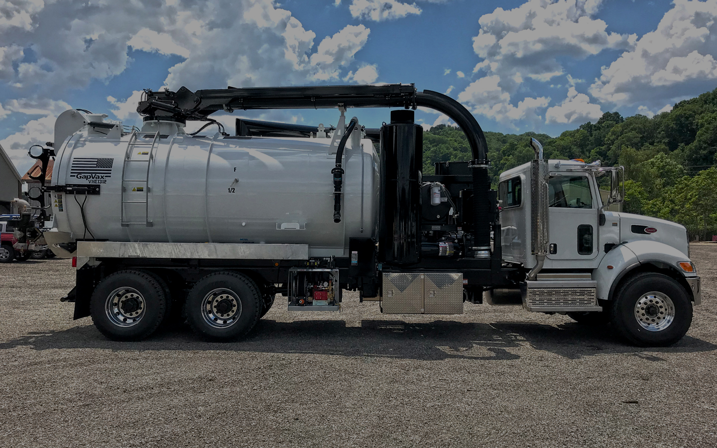 VHE Series Safe Dig Vacuum Truck