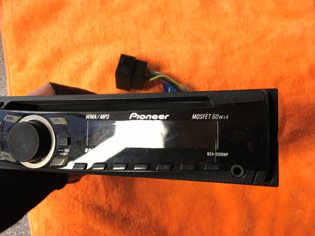 Autoradio Pioneer DEH1300MP Garage Mahieu